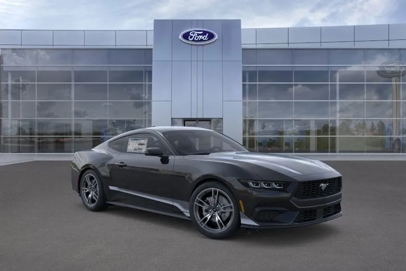 2025 Ford Mustang EcoBoost photo 1