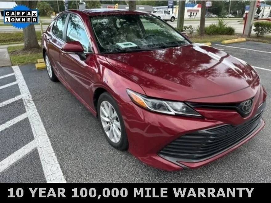 2020 Toyota Camry LE photo 1