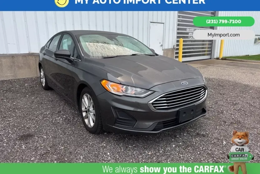 2019 Ford Fusion SE photo 1