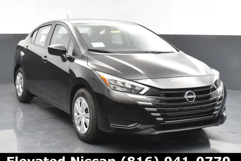 2025 Nissan Versa 1.6 S photo 1