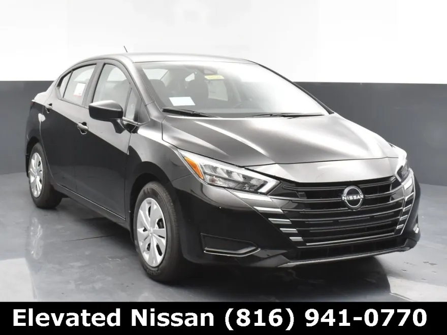 2025 Nissan Versa 1.6 S photo 1