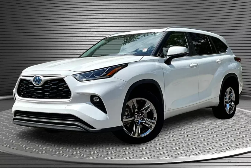 2023 Toyota Highlander Hybrid Bronze Edition photo 1