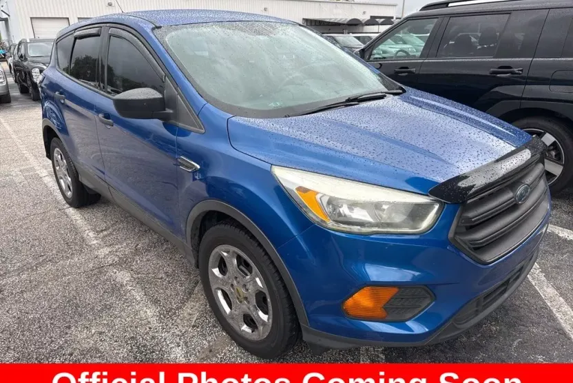 2017 Ford Escape S photo 1