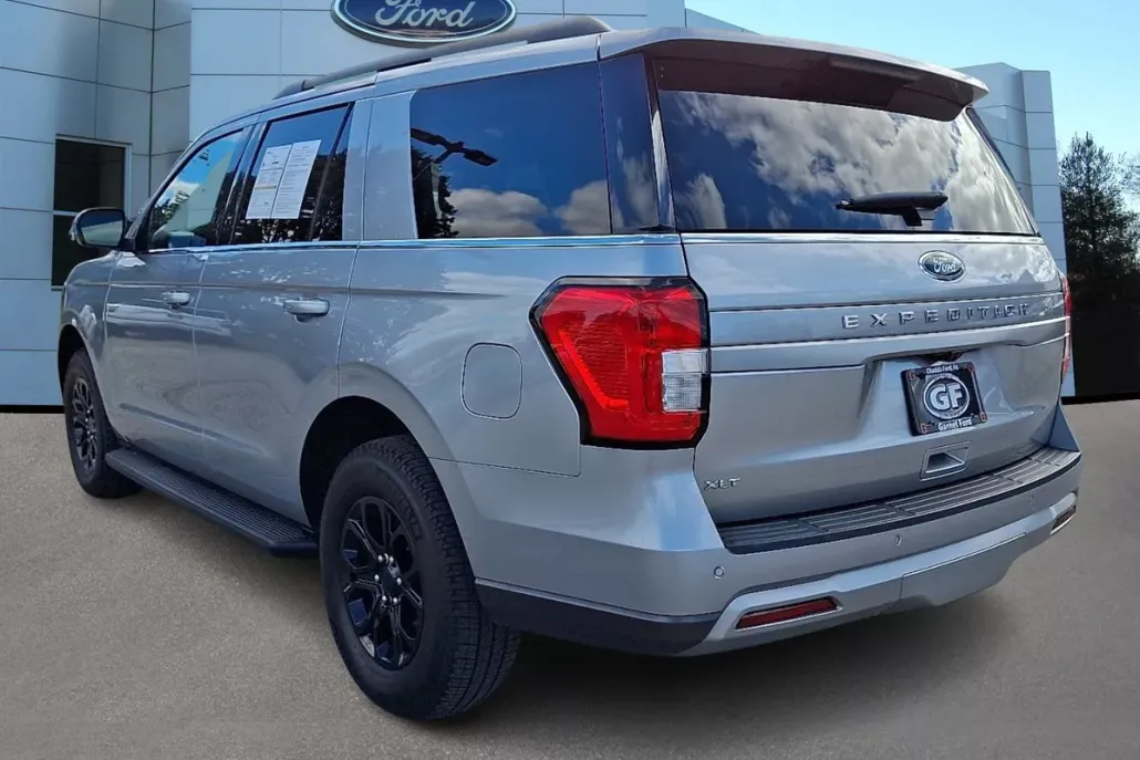 2024 Ford Expedition XLT photo 1