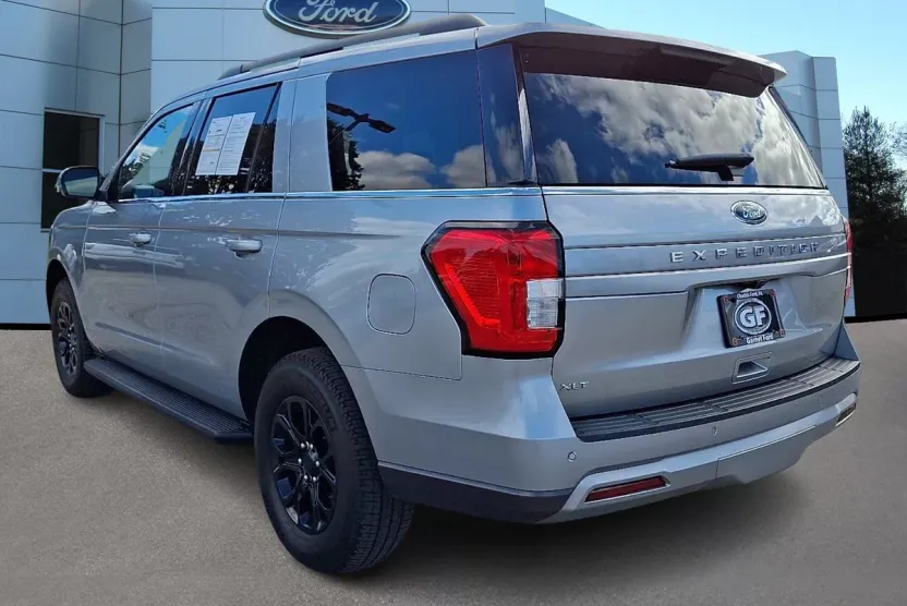 2024 Ford Expedition XLT photo 1