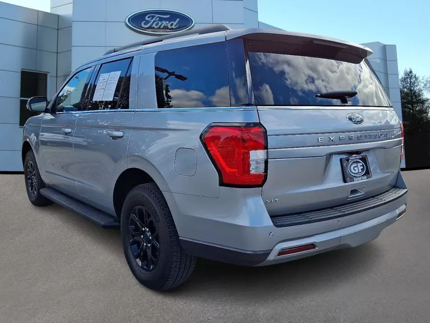 2024 Ford Expedition XLT photo 1