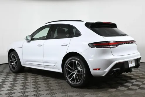 2024 Porsche Macan Base photo 3