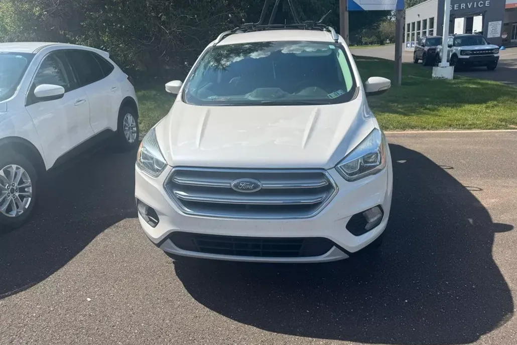 2017 Ford Escape Titanium photo 1