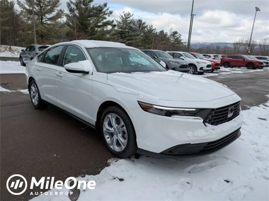 2025 Honda Accord LX photo 1