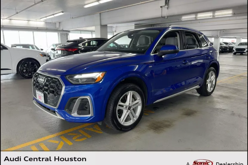 2022 Audi Q5 S line Premium Plus photo 1