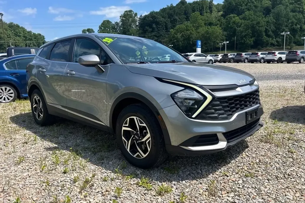 2023 Kia Sportage LX photo 1