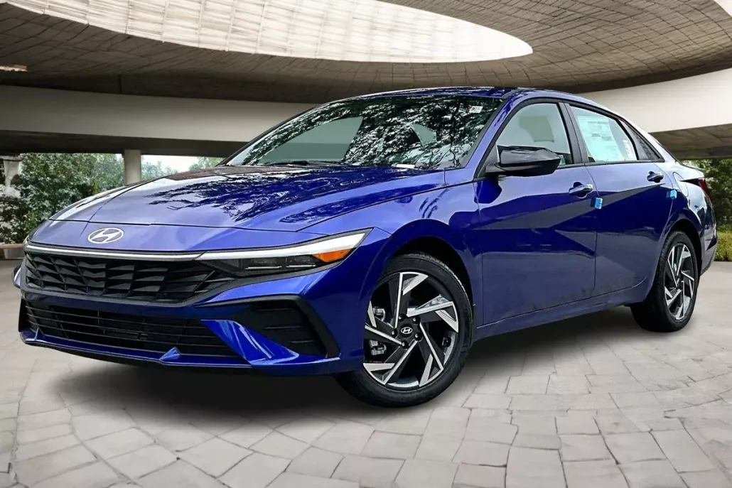 2025 Hyundai Elantra SEL Sport photo 1