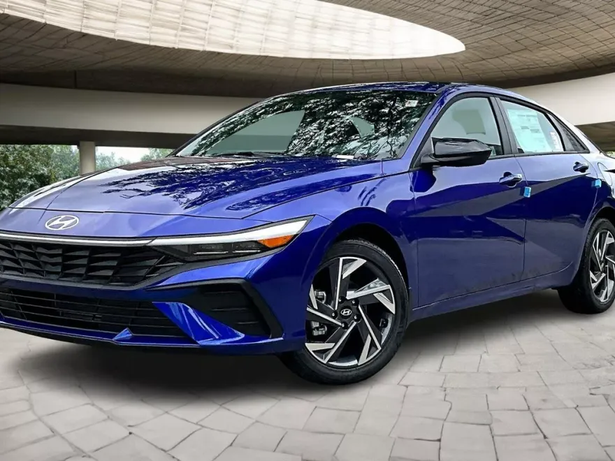 2025 Hyundai Elantra SEL Sport photo 1