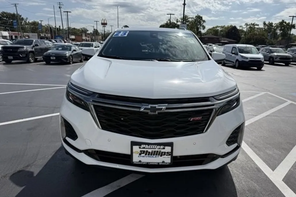 2023 Chevrolet Equinox RS photo 1