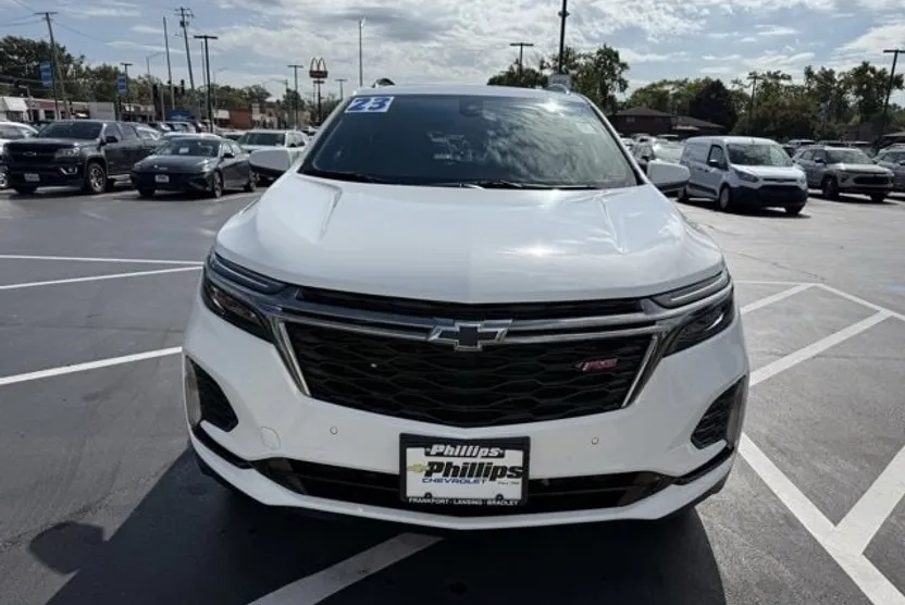 2023 Chevrolet Equinox RS photo 1