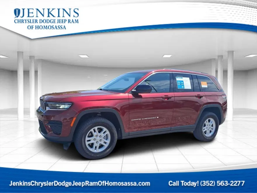 2022 Jeep Grand Cherokee Laredo photo 1