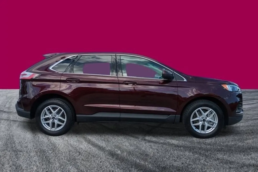 2023 Ford Edge SEL photo 1