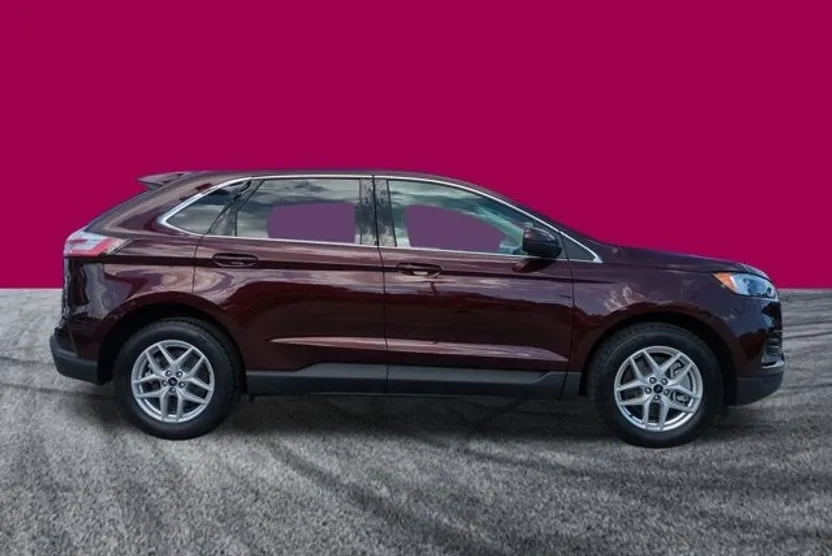 2023 Ford Edge SEL photo 1