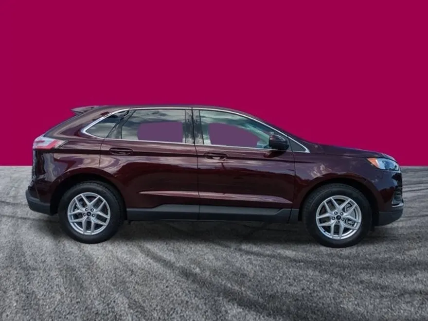 2023 Ford Edge SEL photo 1