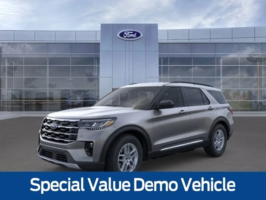 2025 Ford Explorer photo 1