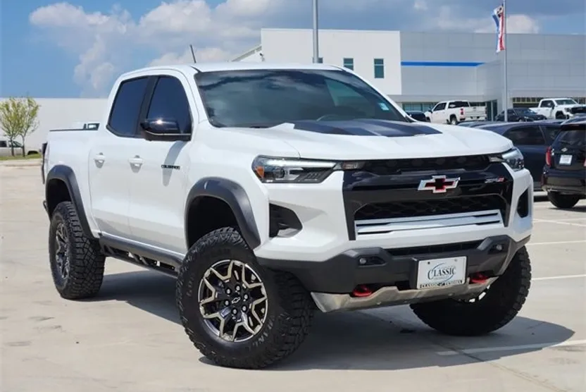 2024 Chevrolet Colorado ZR2 photo 1