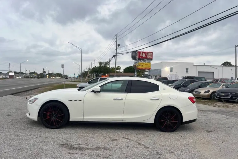 2015 Maserati Ghibli photo 1