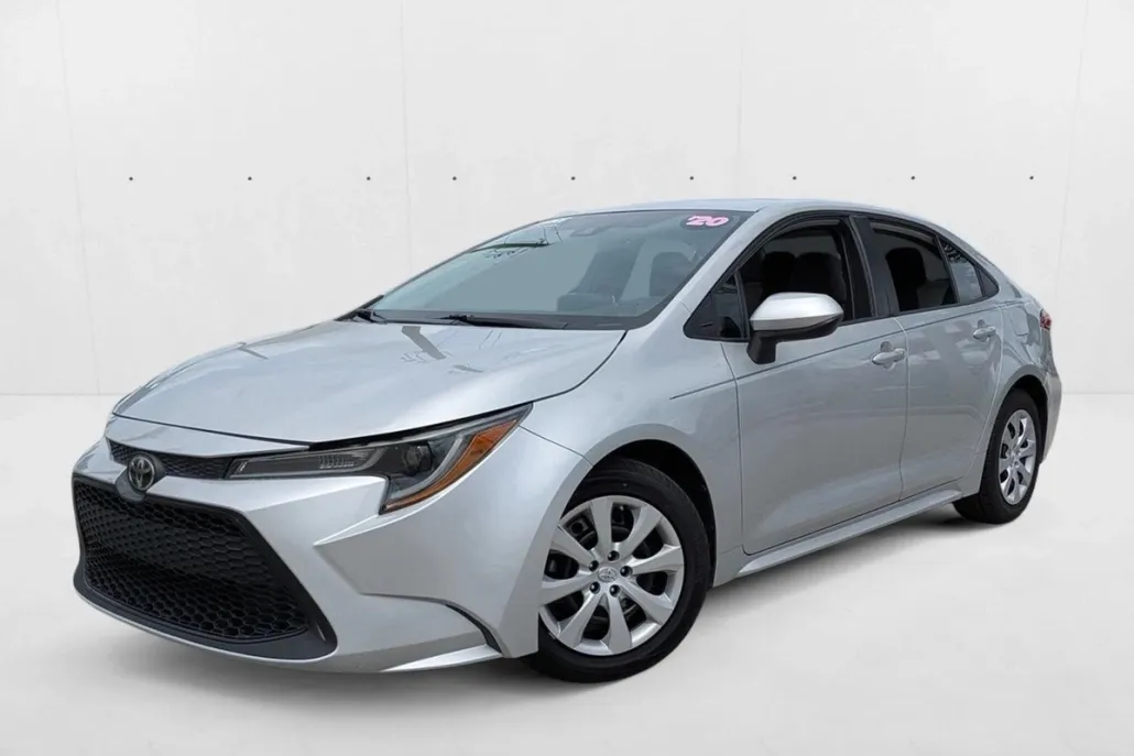 2020 Toyota Corolla LE photo 1
