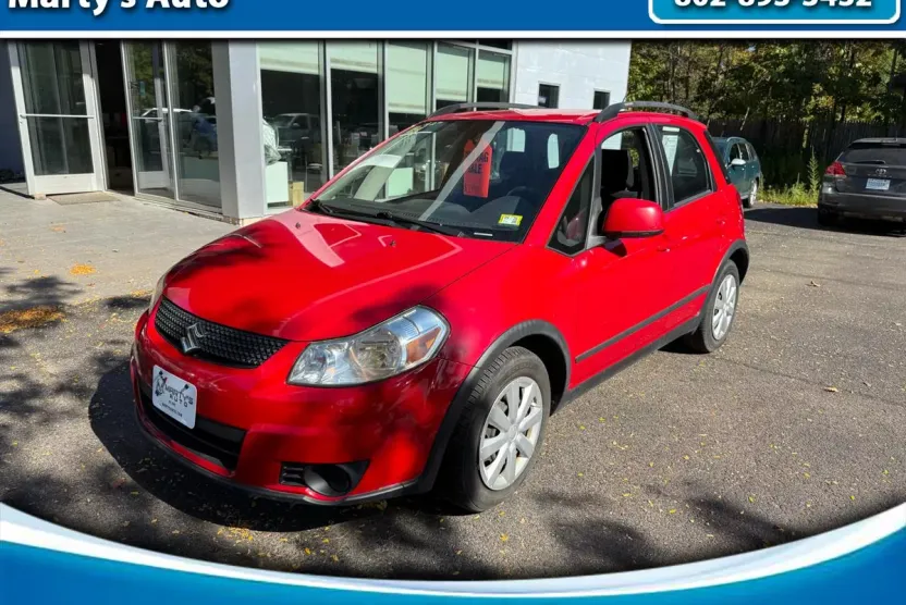 2011 Suzuki SX4 photo 1