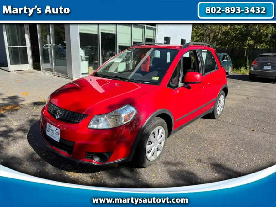 2011 Suzuki SX4 photo 1