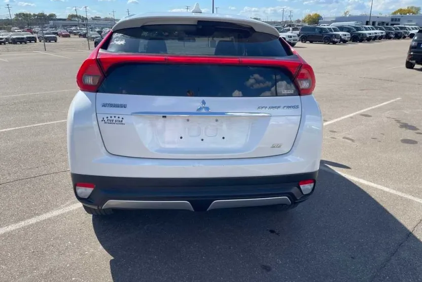 2019 Mitsubishi Eclipse Cross SE photo 1