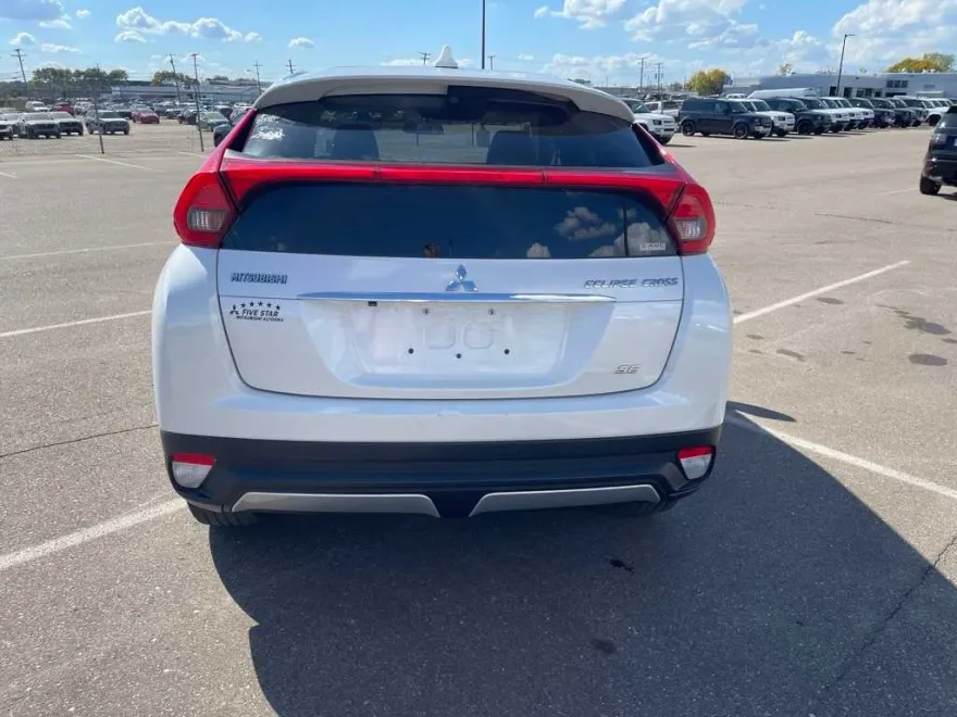 2019 Mitsubishi Eclipse Cross SE photo 1