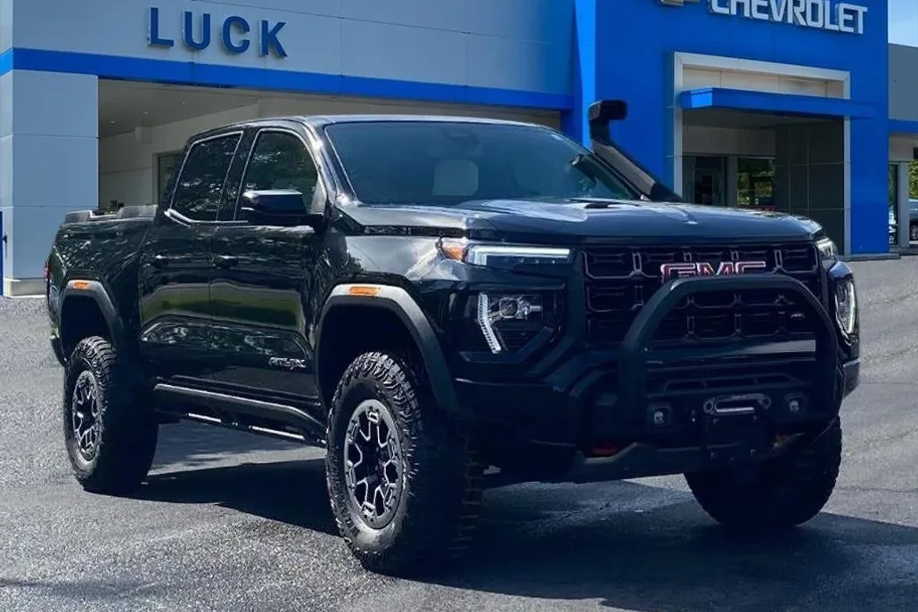 2023 Gmc Canyon AT4X photo 1