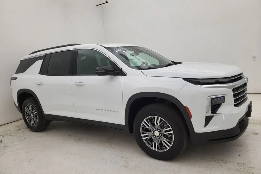 2025 Chevrolet Traverse photo 1