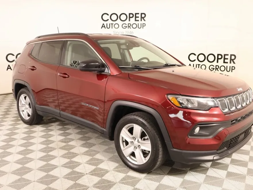 2022 Jeep Compass Latitude photo 1