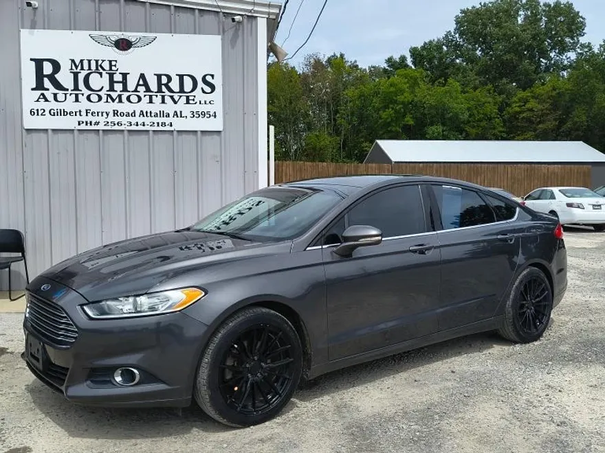 2016 Ford Fusion SE photo 1