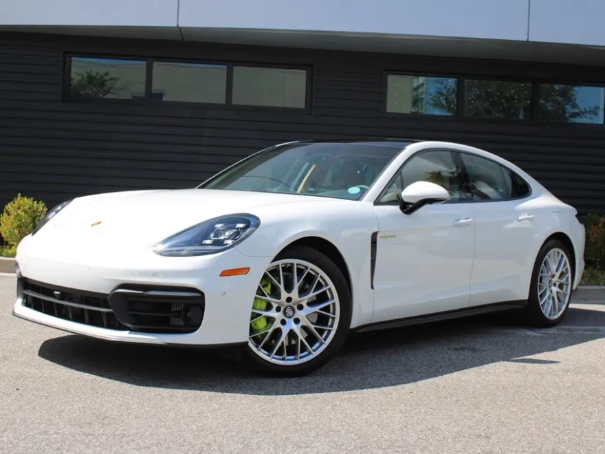 2023 Porsche Panamera E-Hybrid 4 photo 1