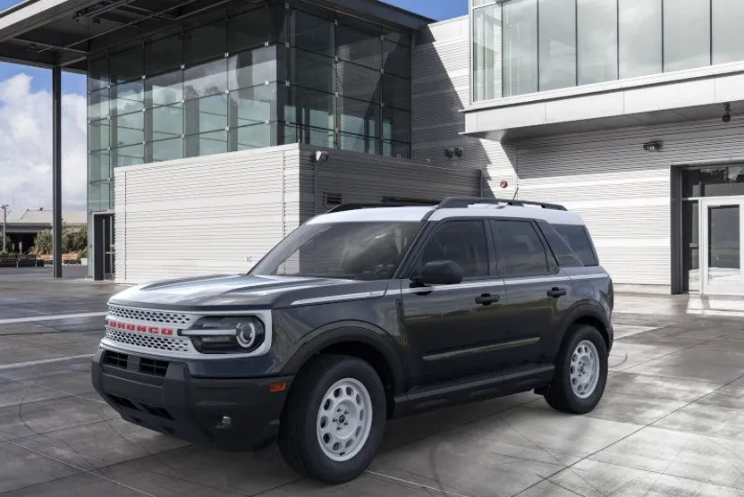2025 Ford Bronco Sport Heritage photo 1