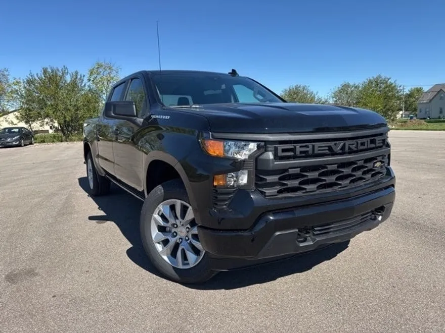 2025 Chevrolet Silverado 1500 Custom photo 1