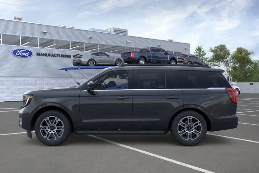 2025 Ford Expedition photo 1