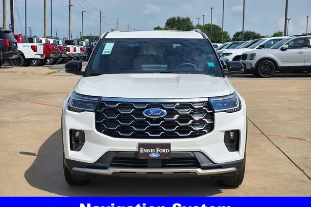 2025 Ford Explorer Platinum photo 1