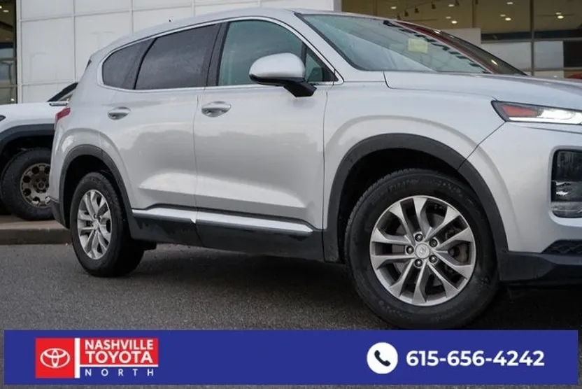 2020 Hyundai Santa Fe SE photo 1