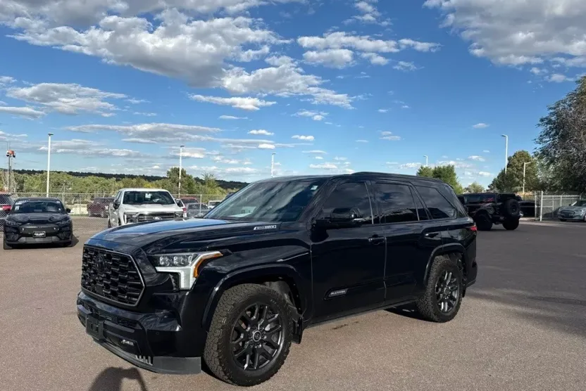 2024 Toyota Sequoia Platinum photo 1