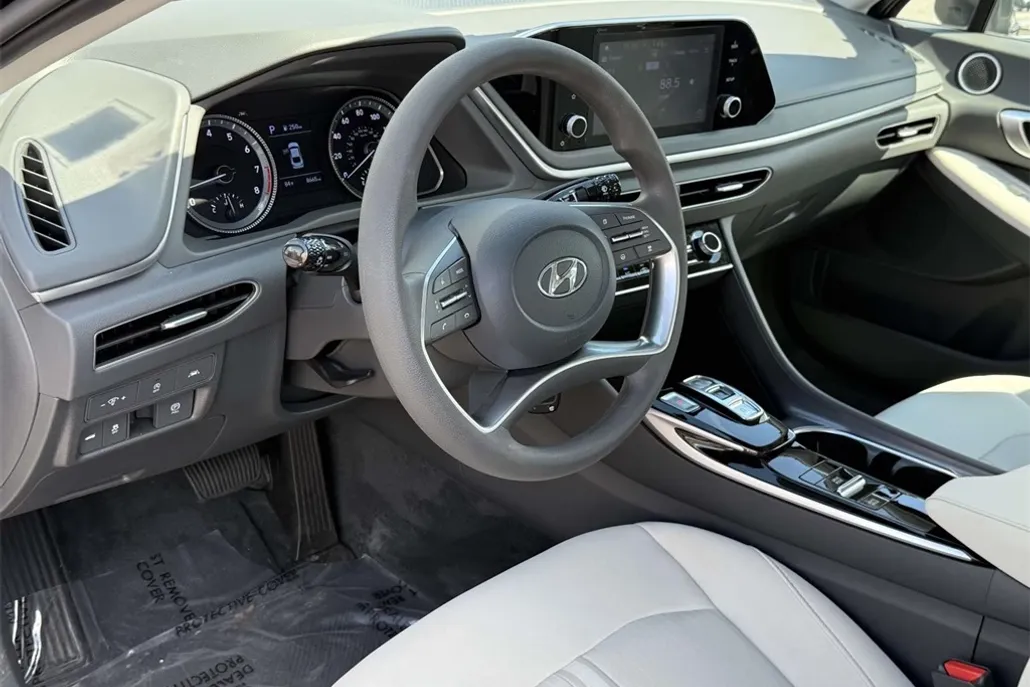 2023 Hyundai Sonata SE photo 1