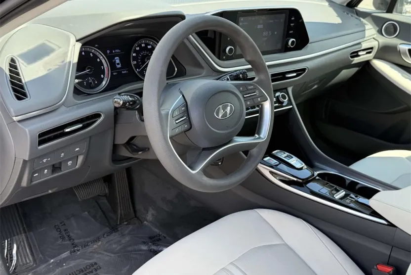 2023 Hyundai Sonata SE photo 1