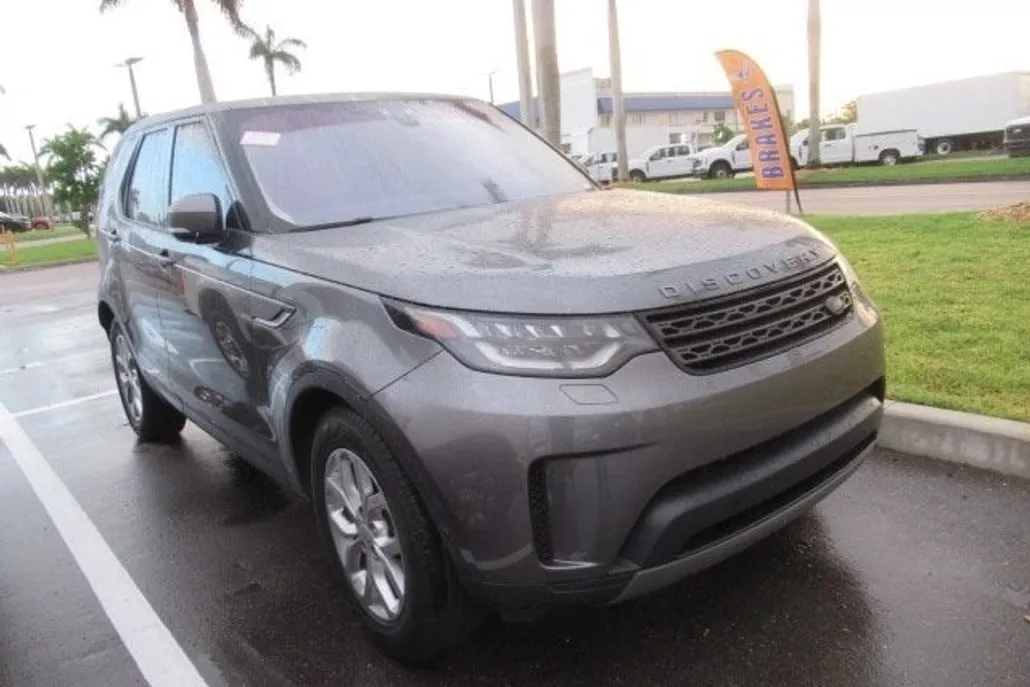 2019 Land Rover Discovery SE photo 1