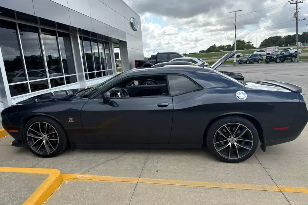 2017 Dodge Challenger R/T Scat Pack photo 1