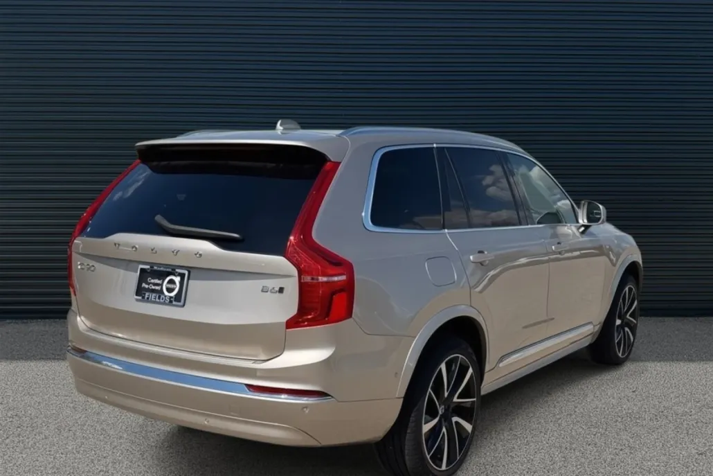 2025 Volvo XC90 Plus photo 1