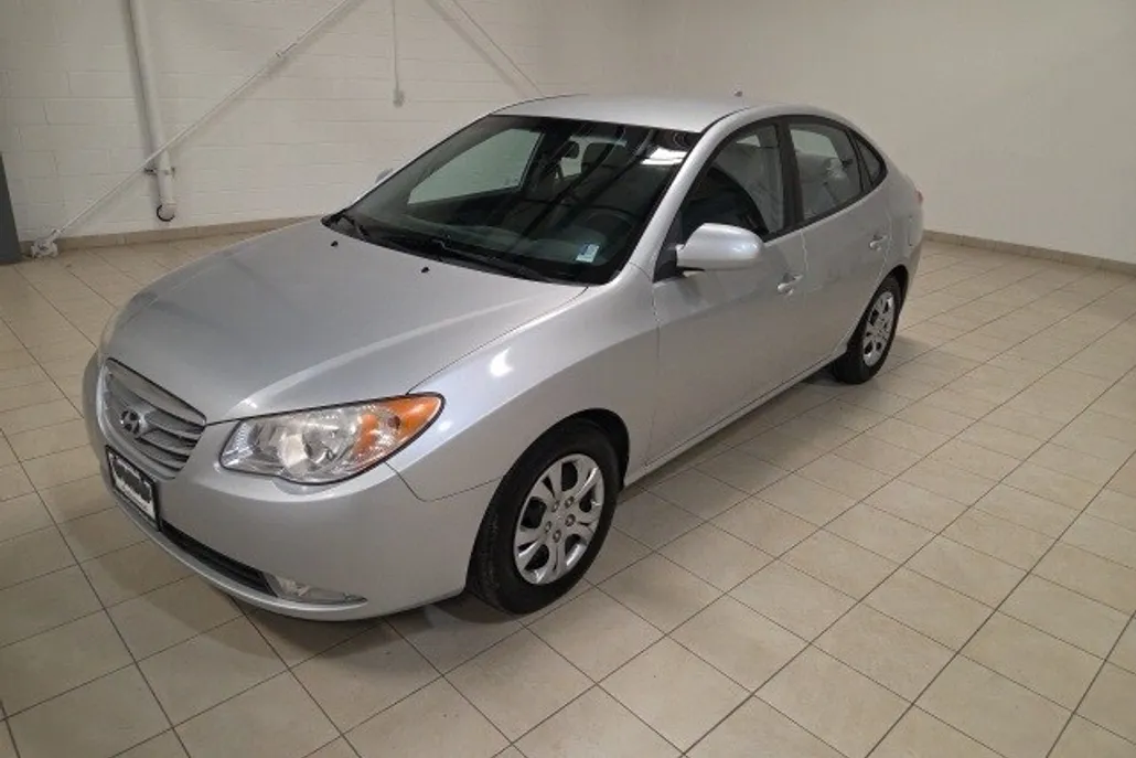 2010 Hyundai Elantra GLS photo 1