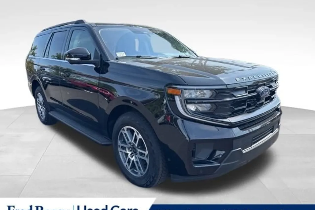 2025 Ford Expedition photo 1