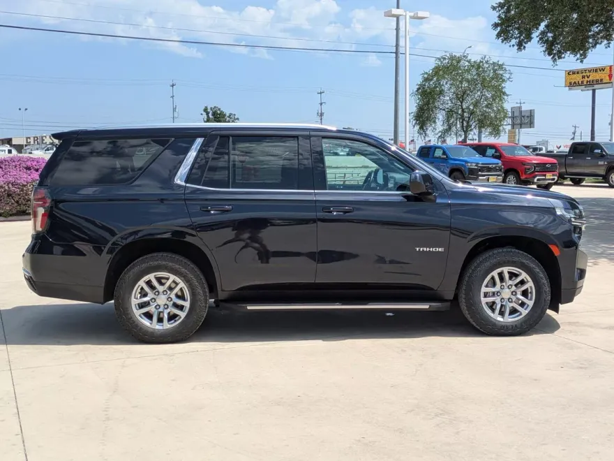 2023 Chevrolet Tahoe LT photo 1